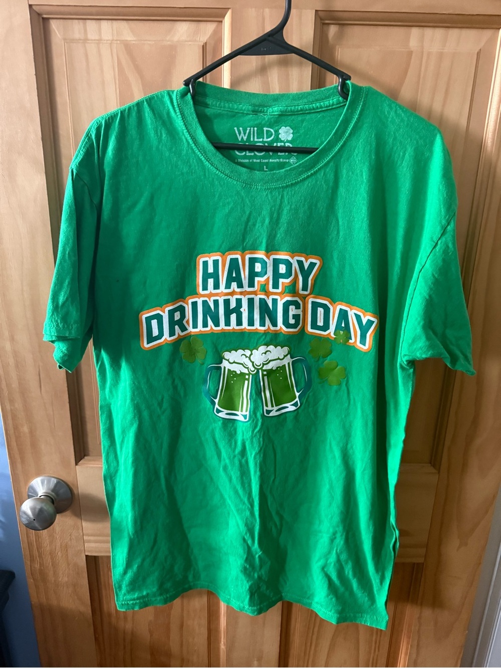 Like New, Men’s Size Large Happy Drinking Day T-Shirt